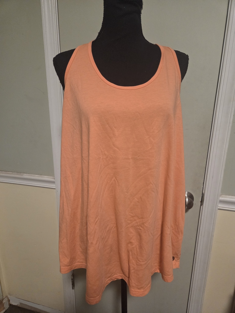 Livi Active Peach Scoop Neck Racerback Tank